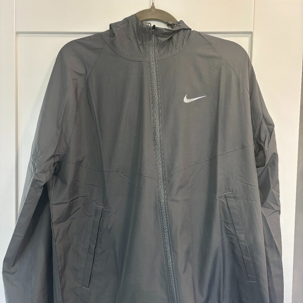 Nike Miler Men's Repel Running Jacke Size M